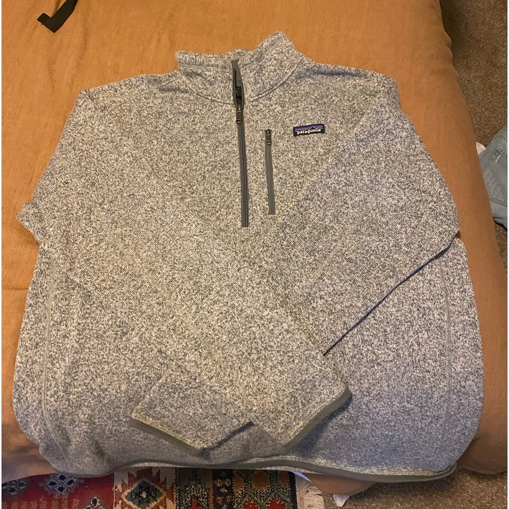 Patagonia pull over. Grey, great condition